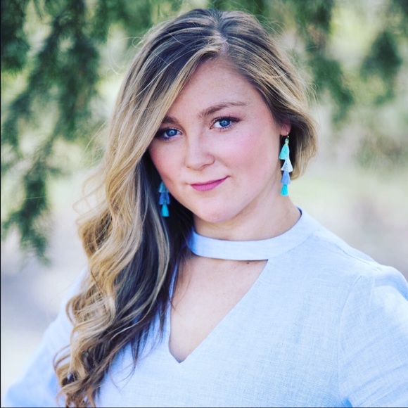 Meet your Posher, Kelee - Picture 1 of 1